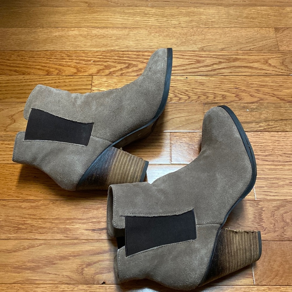 Vince Camuo suede ankle boots booties with heel
